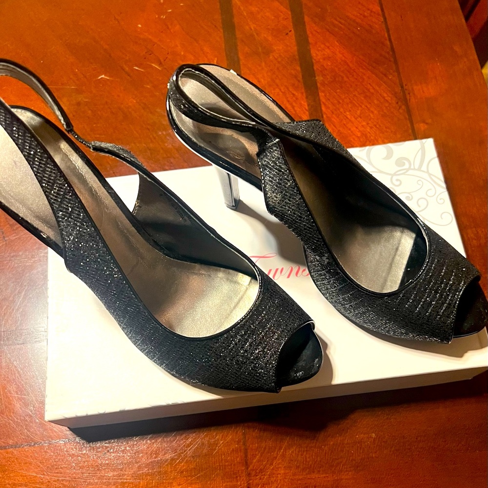 Lulu Townsend Night Out Glitter/Sparkle Pump. Size 9.